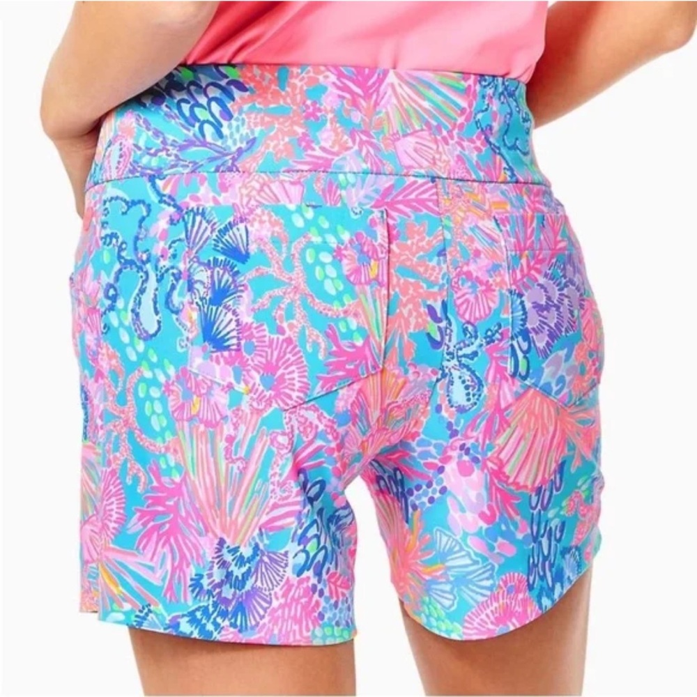 Lilly Pulitzer Nakia Luxletic Shorts in Signature Colorful Print UPF+50 Size 8 - Picture 2 of 15
